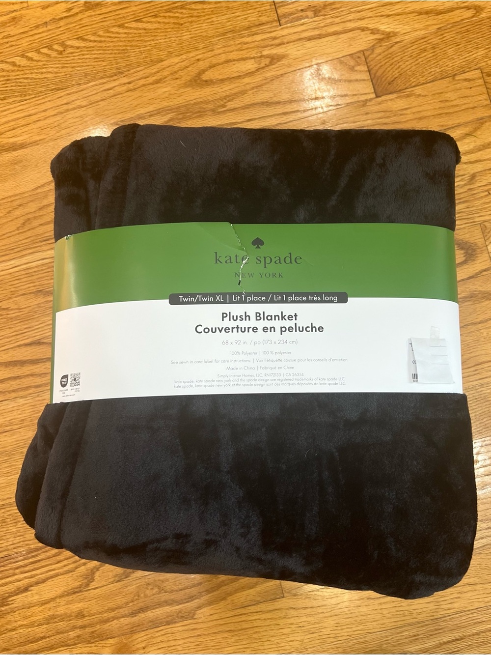 NWT Kate Spade Oversized Twin XL Black Fleece Blanket